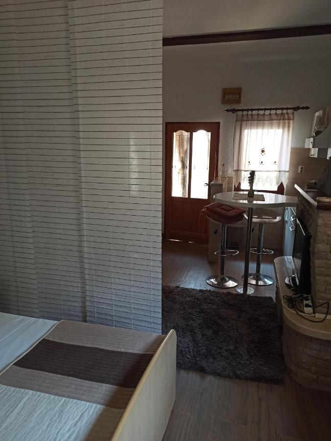 Adria Apartments PUY Exterior foto