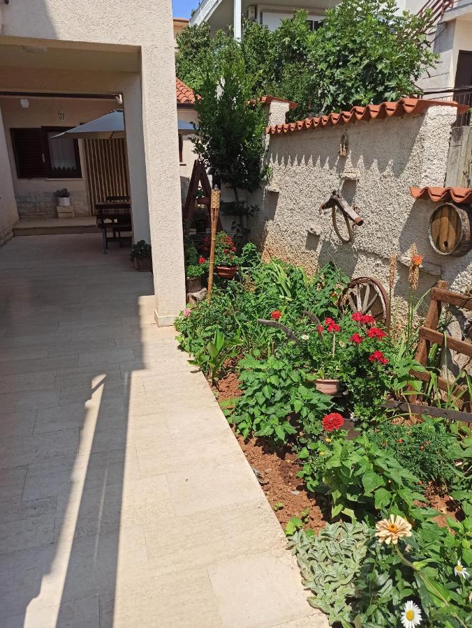 Adria Apartments PUY Exterior foto
