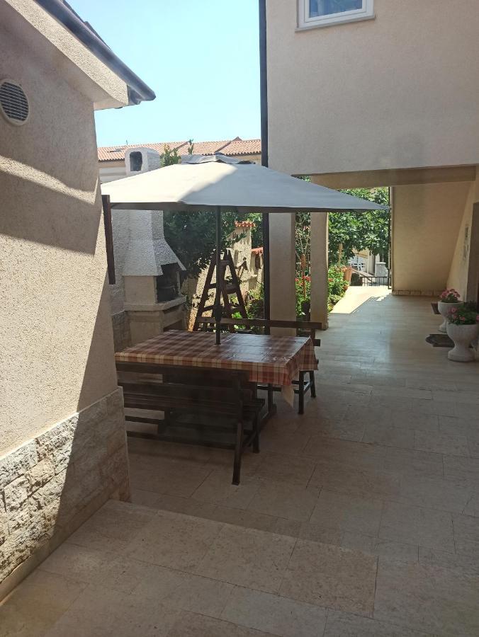 Adria Apartments PUY Exterior foto