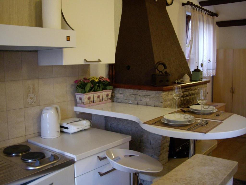 Adria Apartments PUY Exterior foto