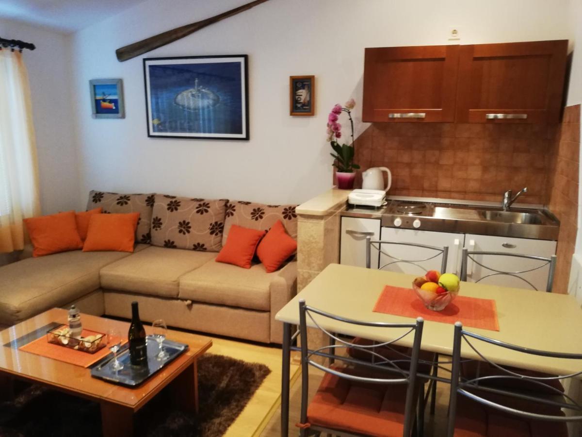 Adria Apartments PUY Exterior foto